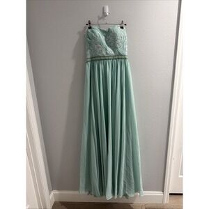 Mary's bridal formal Gown Modern Maids Collection Size 8